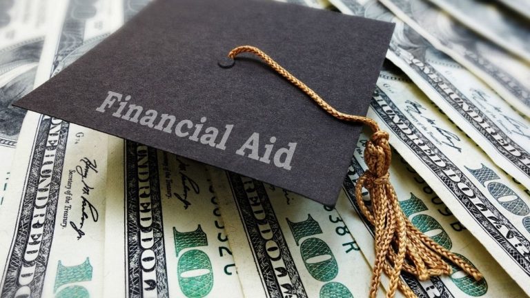 Admisiones a la universidad: fuentes de ayuda financiera